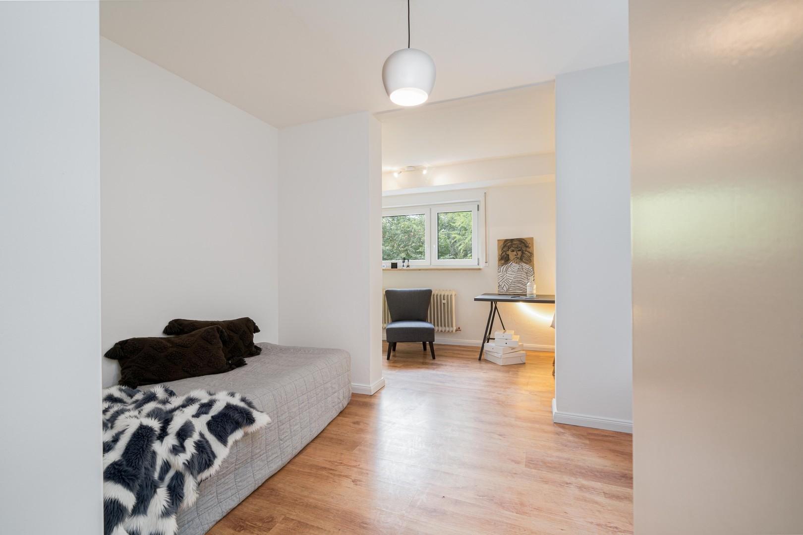 Schlafen 02 / Home-Office_UG