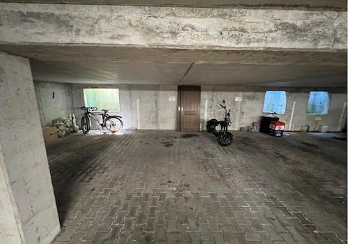 Tiefgarage-Stellplatz