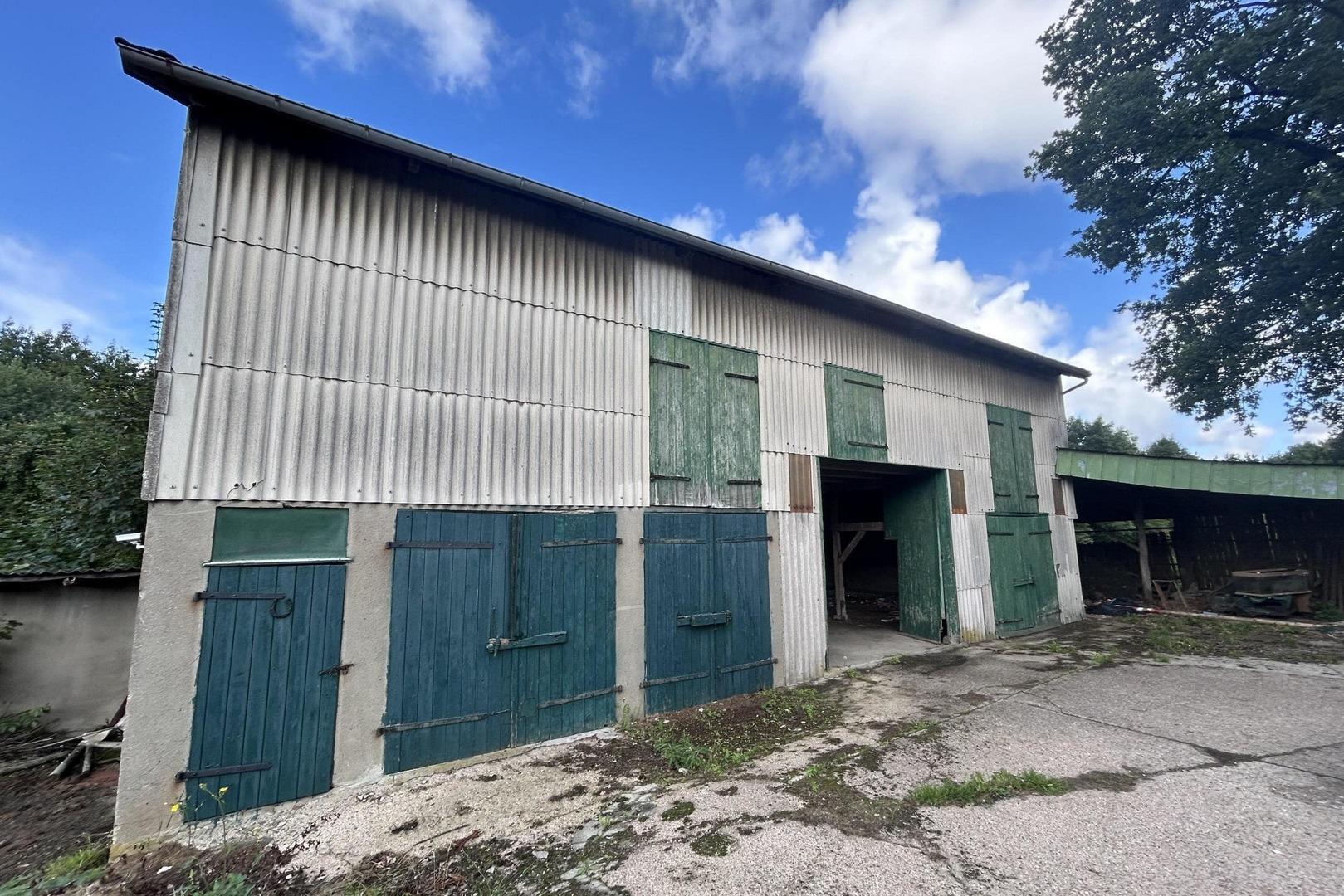 Stall und Garage