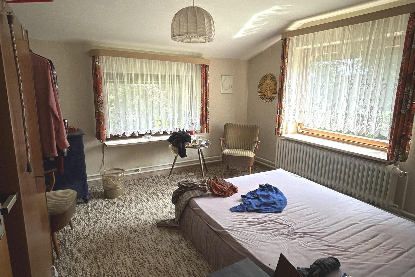 weiteres Schlafzimmer im Dachgeschoss (als Bodenraum genehmigt)