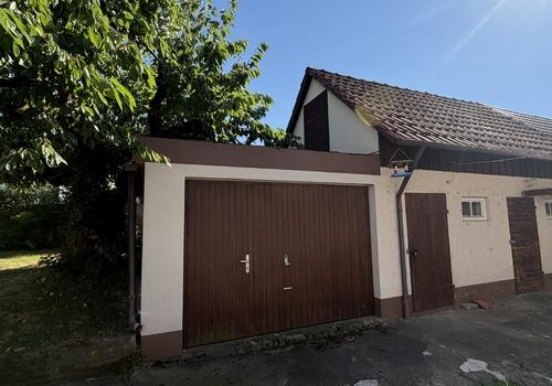 Garage mit Schuppen