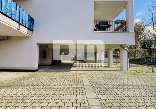 Innenhof / Carports / Zugang Treppenhaus 2