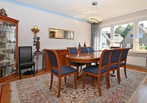 schönes Esszimmer 