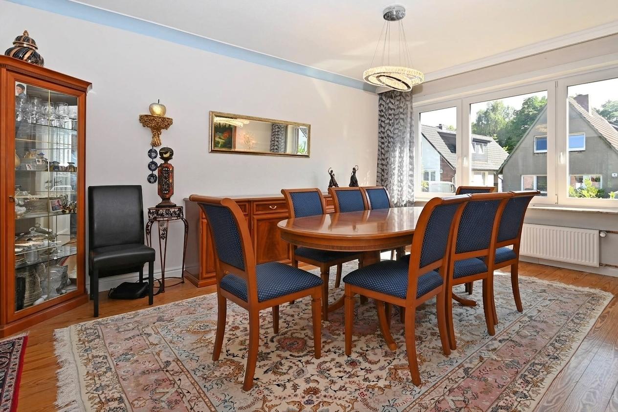 schönes Esszimmer 
