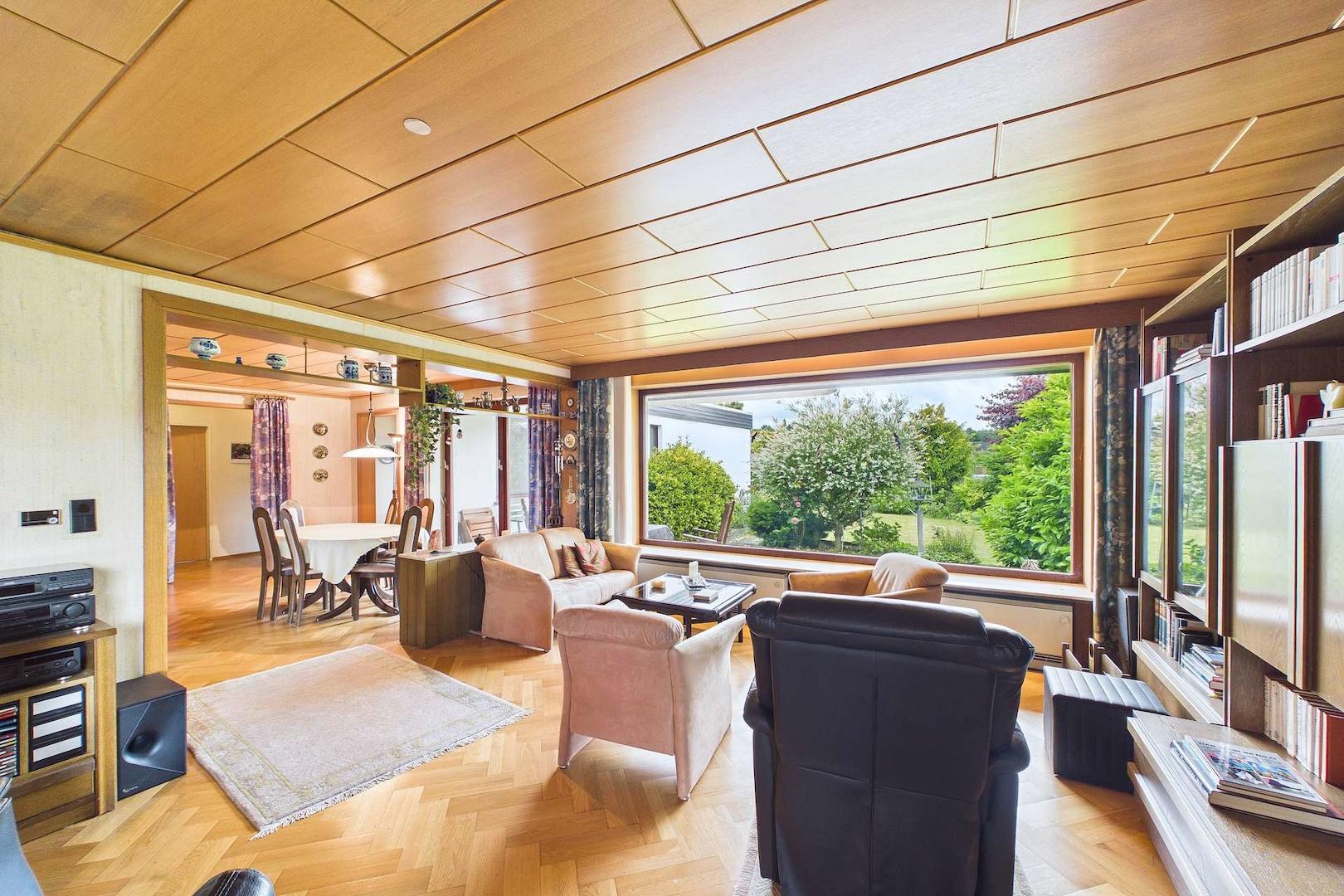 Panoramafenster im Wohnzimmer
