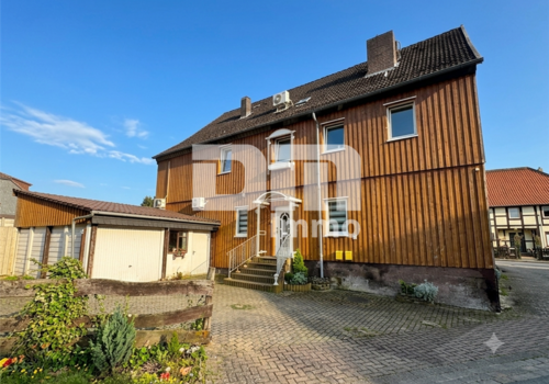 Rückansicht / Innenhof / Garage / Zugang Wohnen