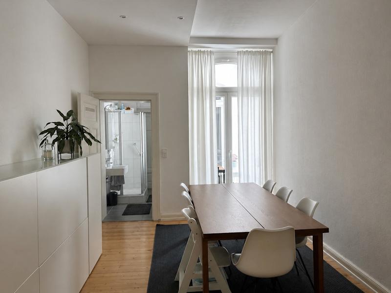 Esszimmer mit Balkonzugang