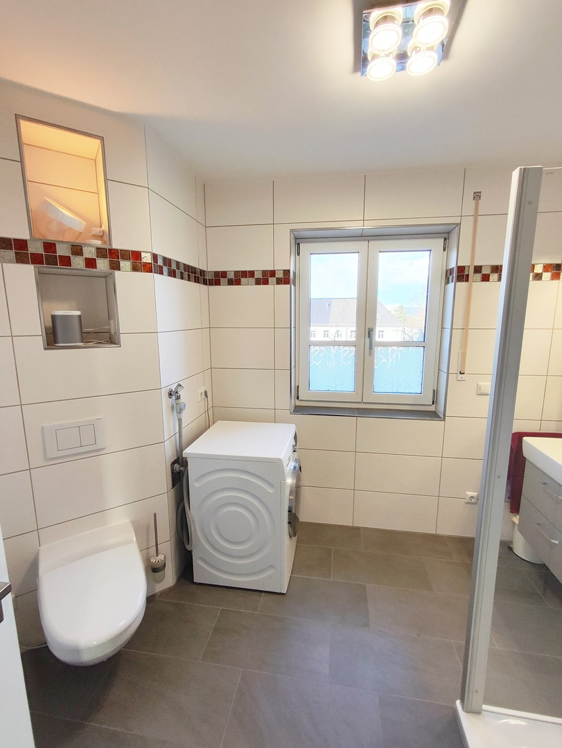 Bad mit Dusch-WC