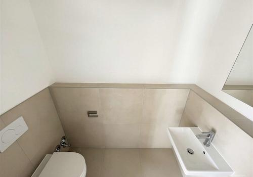 separates Gäste-WC - (KI generiert)