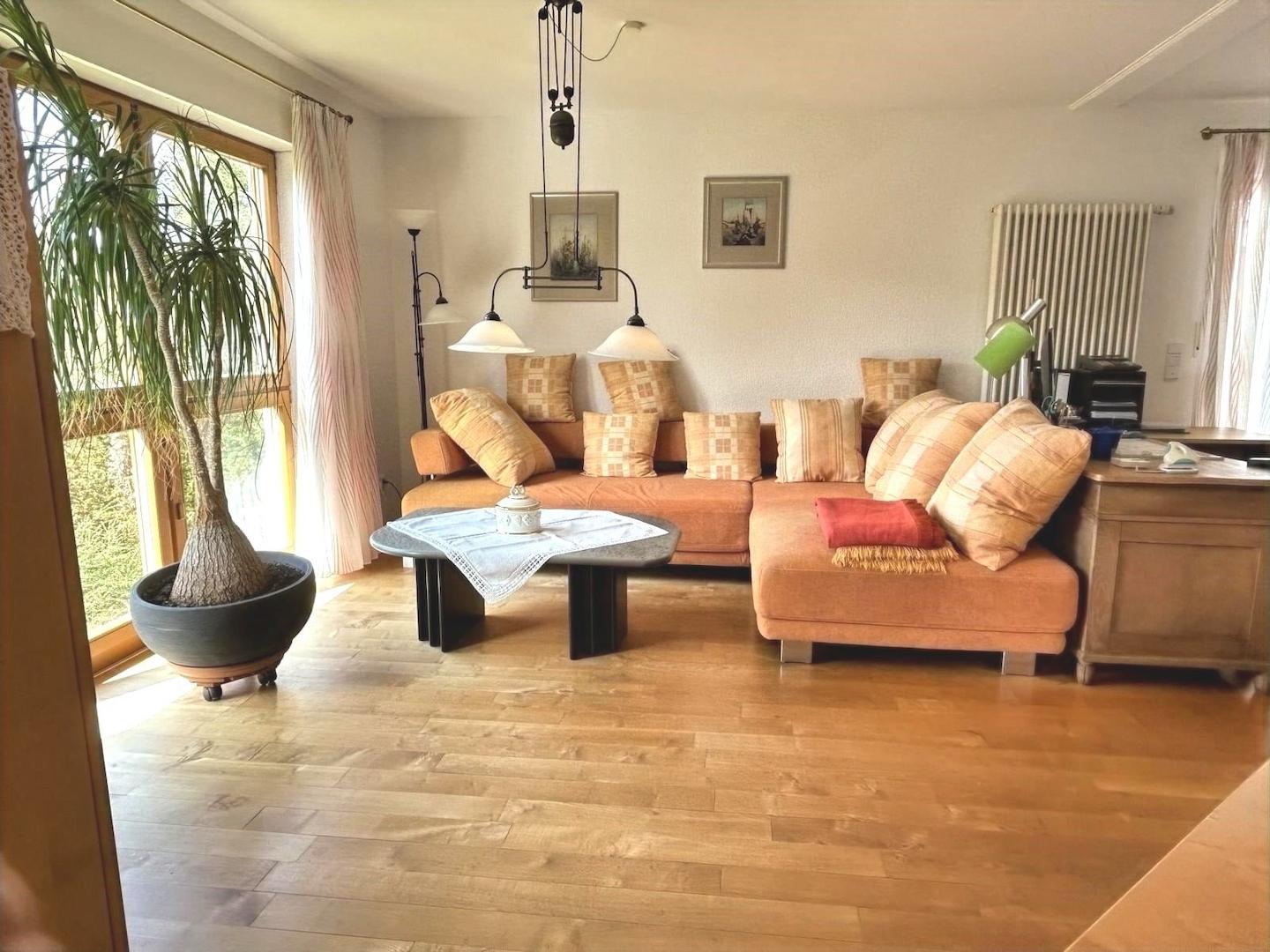 KI-generiert: Wohnzimmer