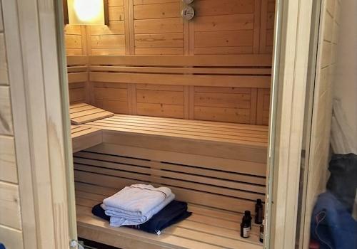KI-generiert: moderne Sauna