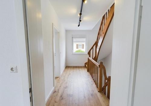 Flur und Treppe