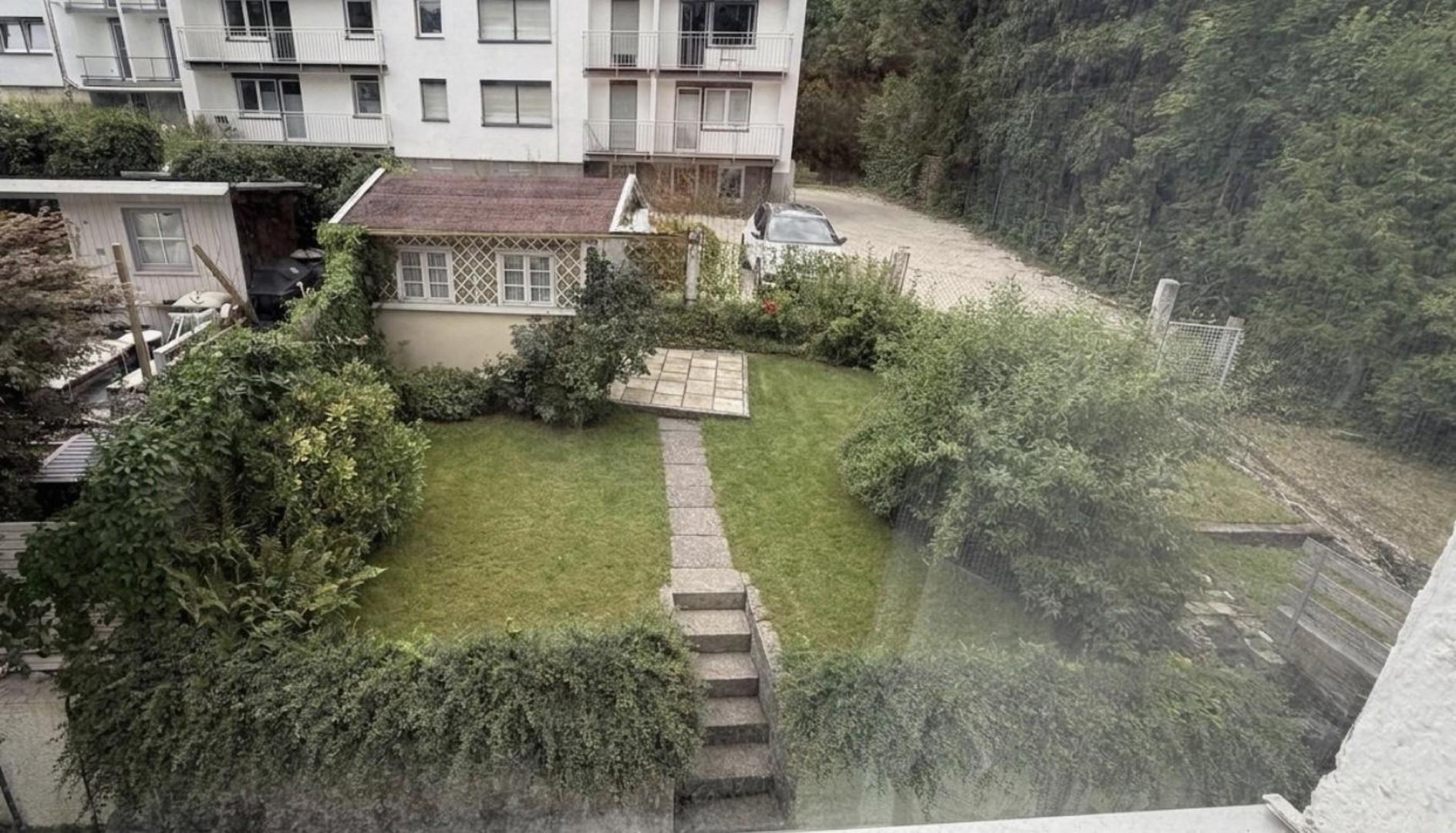 Garten mit Gartenhaus