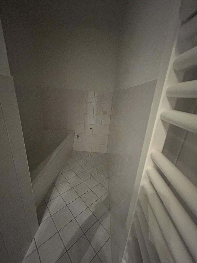 Bad mit Dusche u. Badewanne