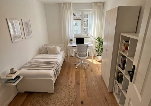 Zimmer 1 möbliert