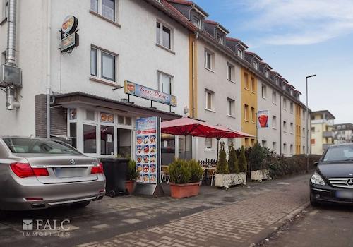 Straßenfront