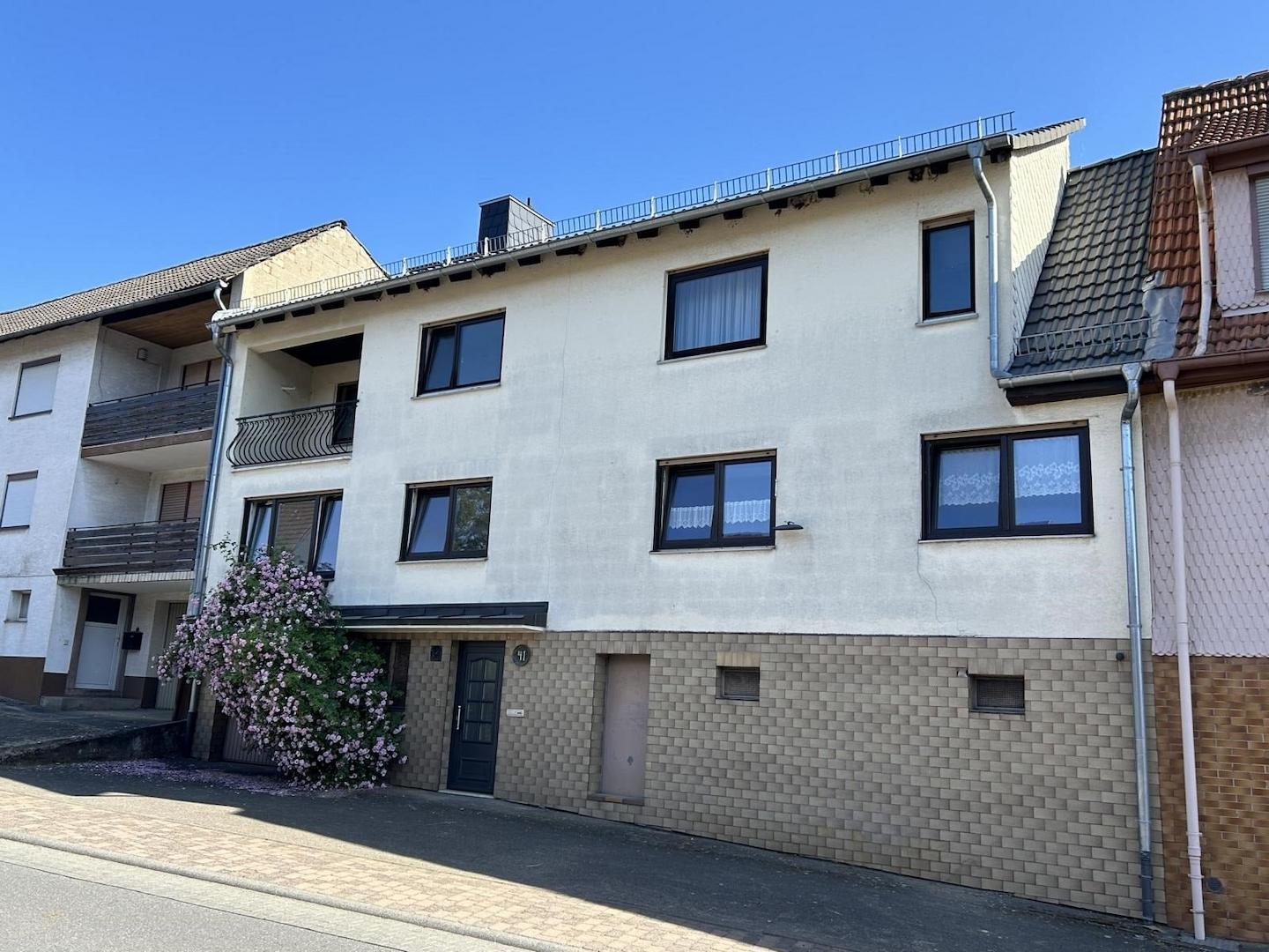 Straßenansicht