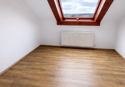 Zimmer 1 mit KI überarbeitet