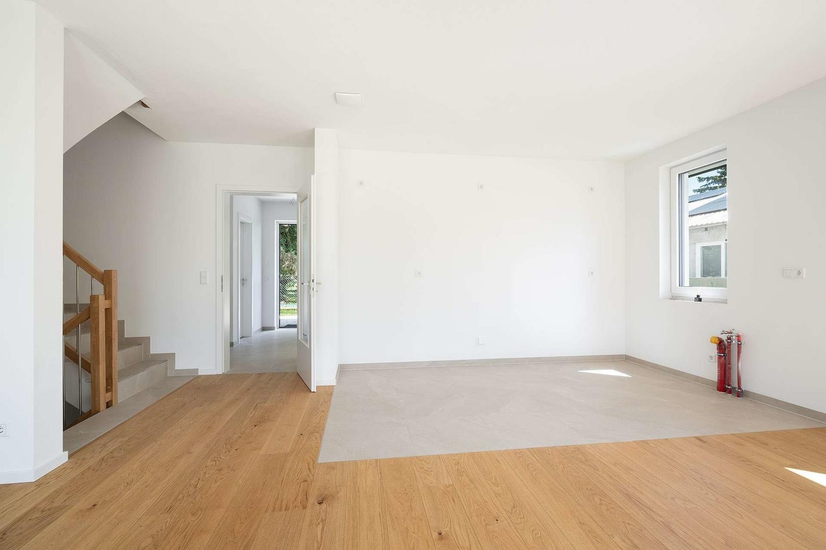 Wohnzimmer / off. Küche und Essbereich