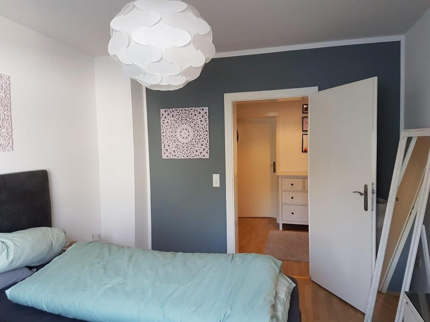 Schlafzimmer 1