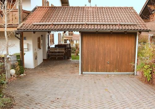 Garage und Carport