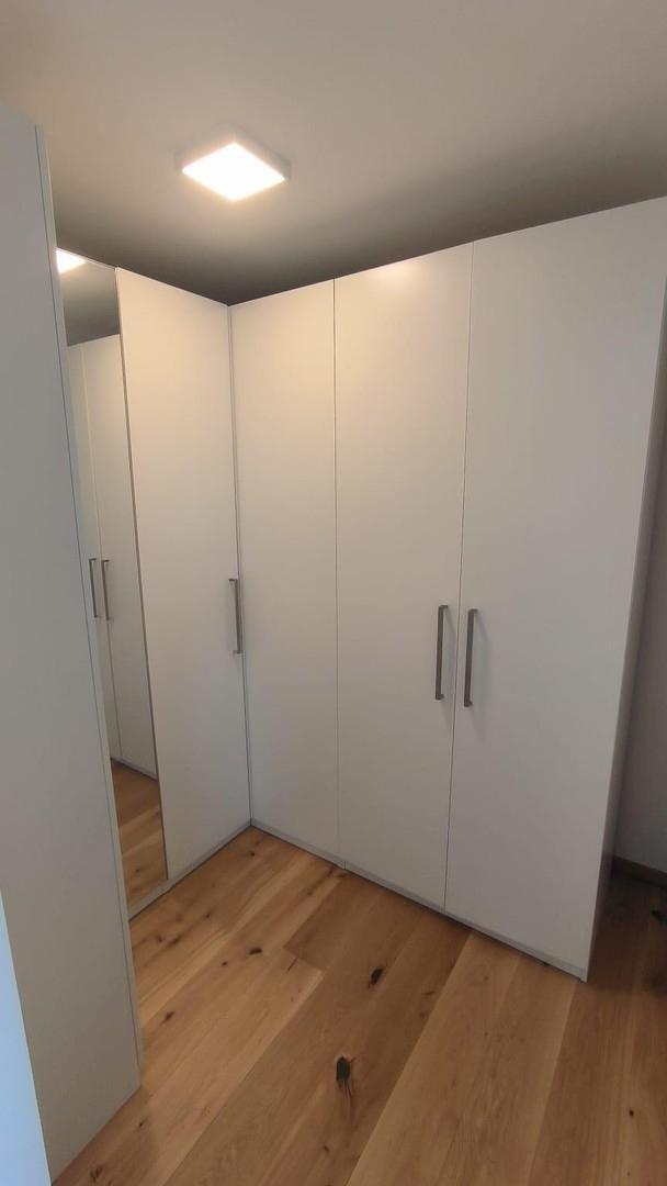 Begehbarer Kleiderschrank