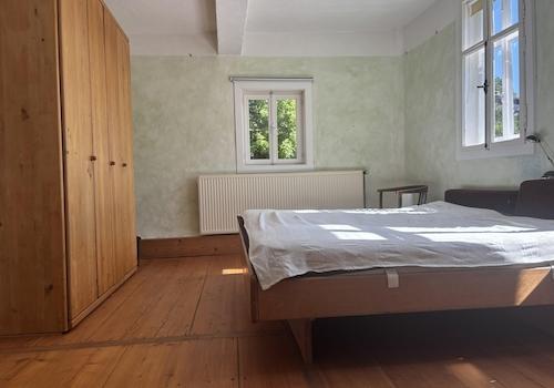 Schlafzimmer 1