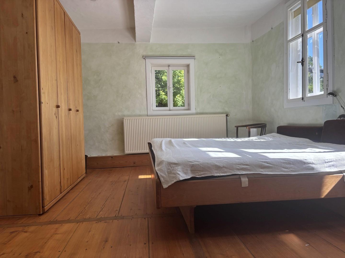 Schlafzimmer 1