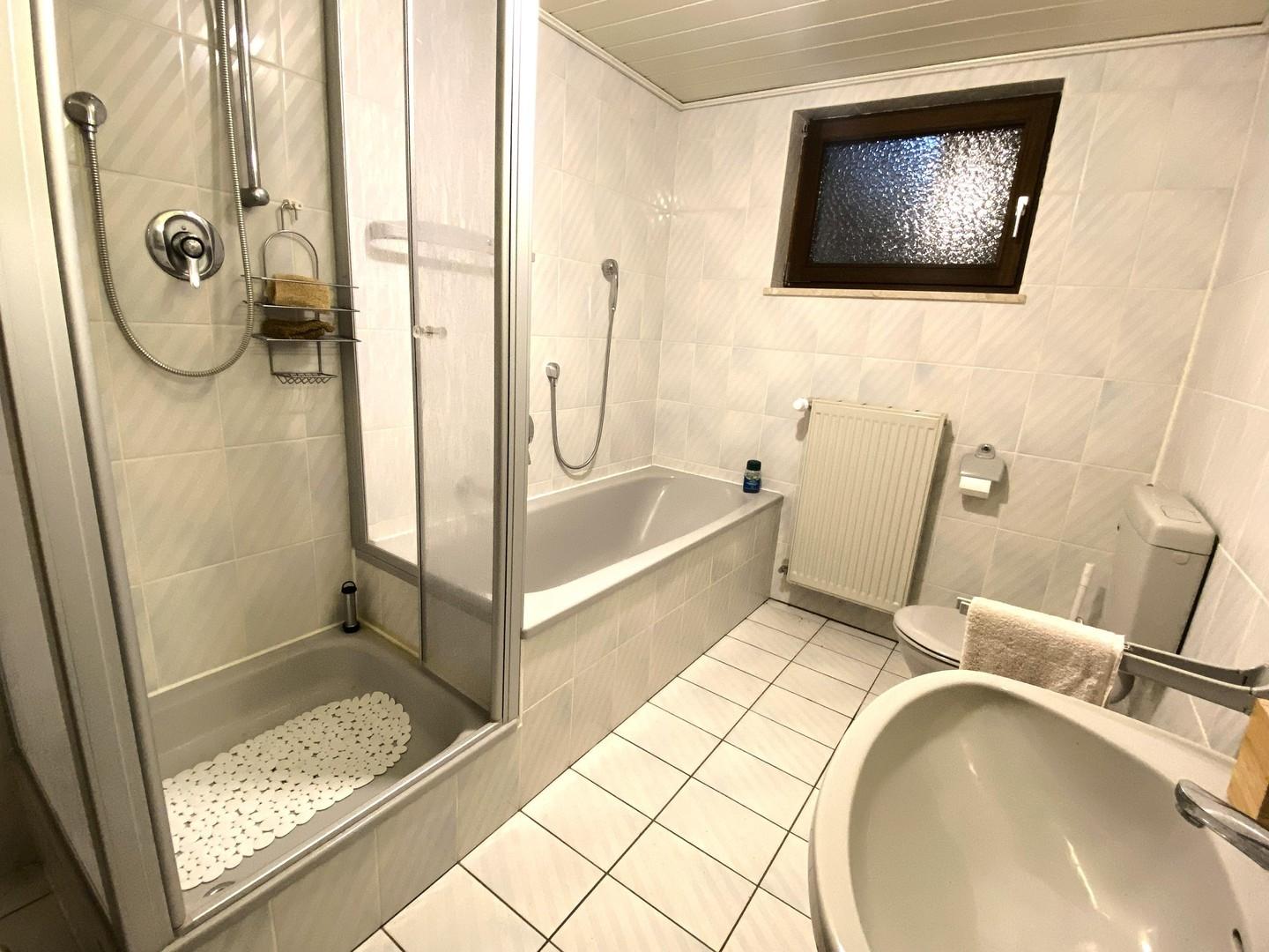 UG Bad/WC