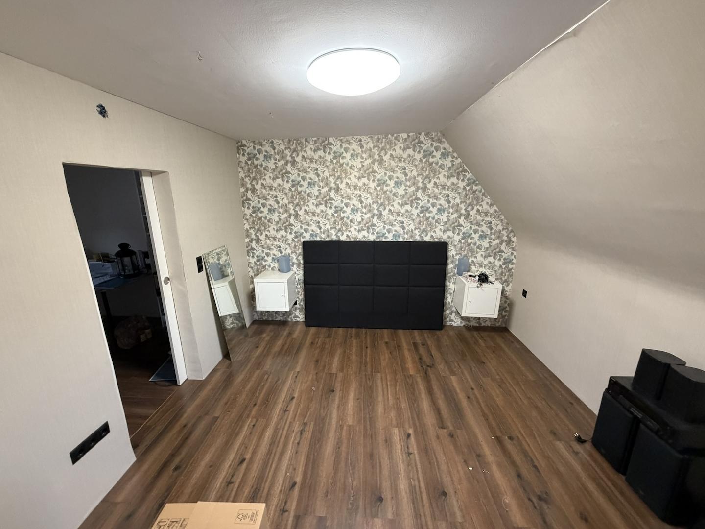Zimmer 1 OG
