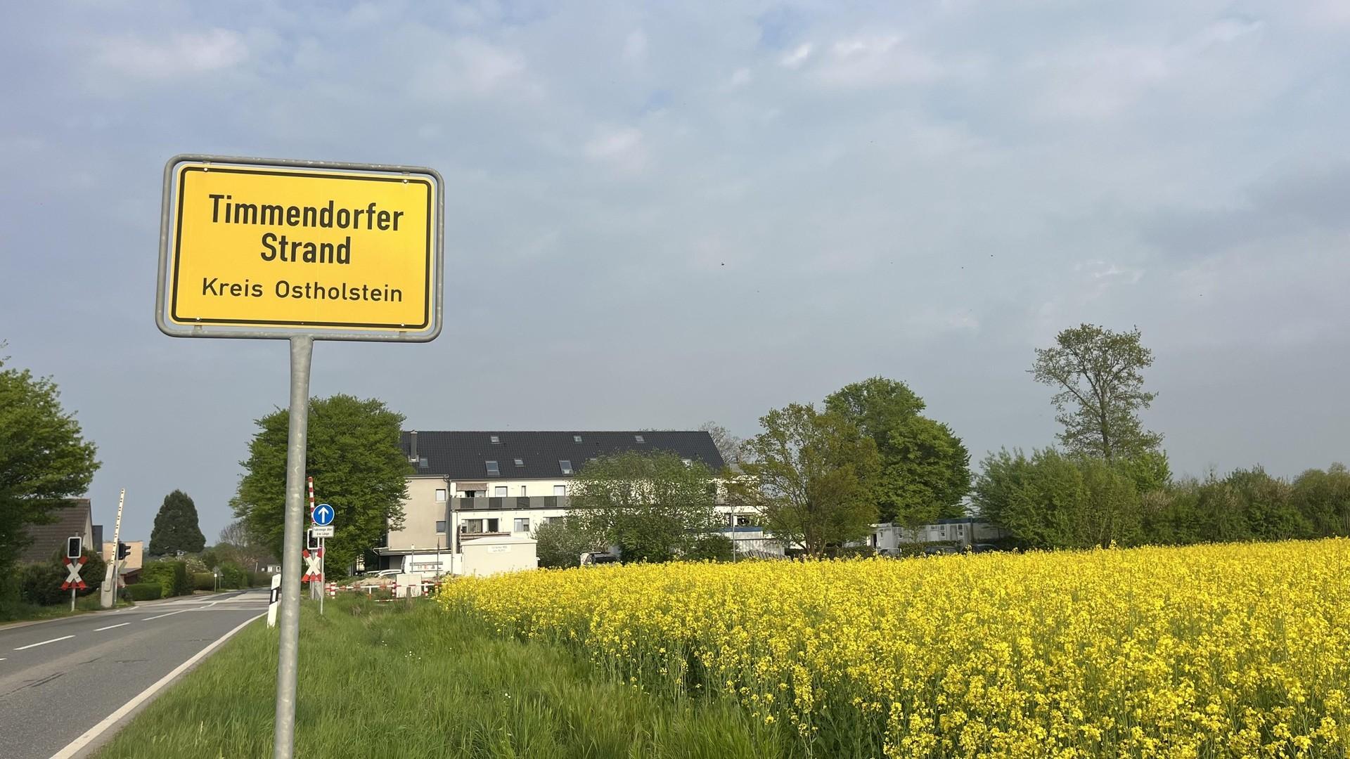 Ortseingang mit Gebäude