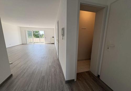 Blick auf Wohnzimmer/Vorratsra