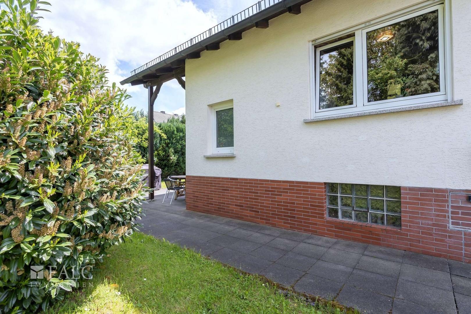 Weg zum Eingang