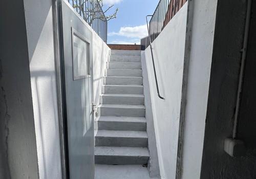 Ausgang Keller/ hinterer Garte