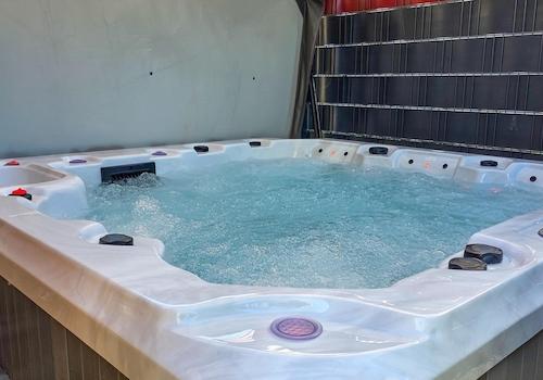 Jacuzzi
