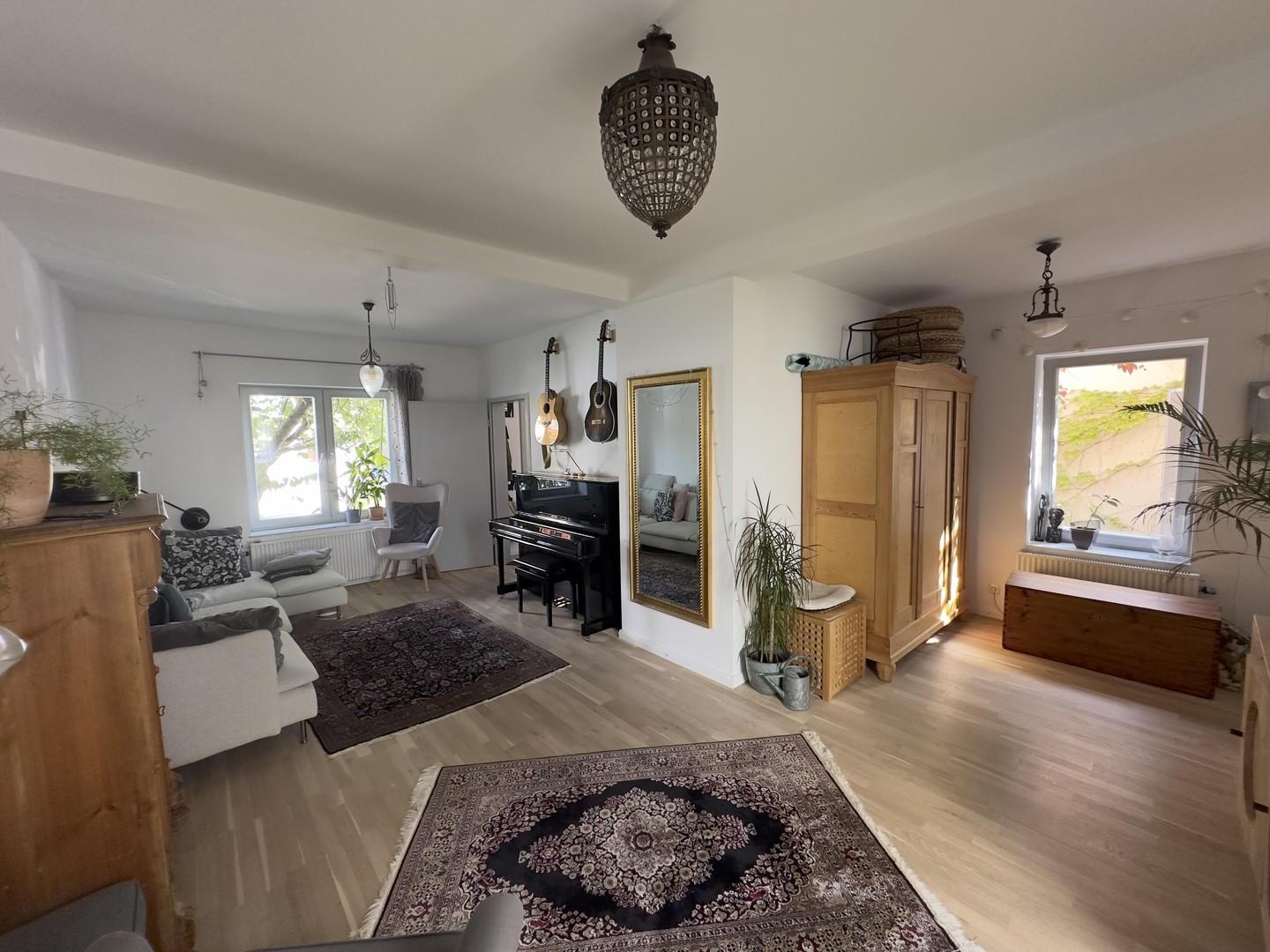 Wohnzimmer  Vorderhaus