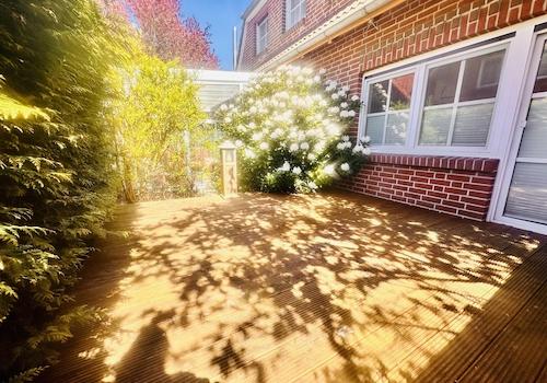 Geschützte Terrasse Küche