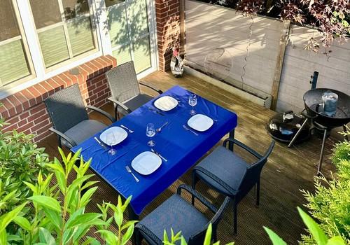 Geschützte Terrasse Küche