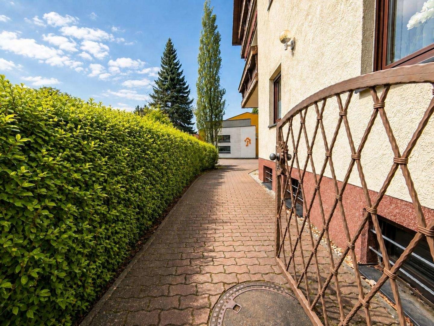 Durchgang zum Haus