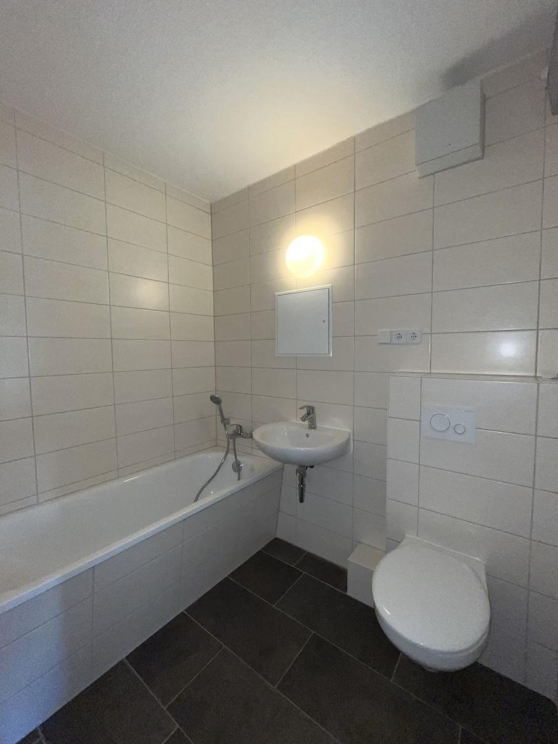 Bad mit Wanne (1)