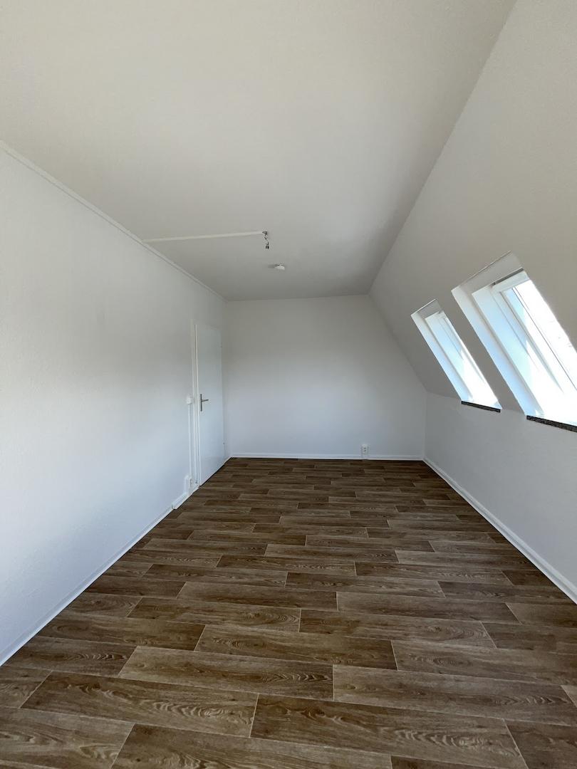 Schlafzimmer (2)