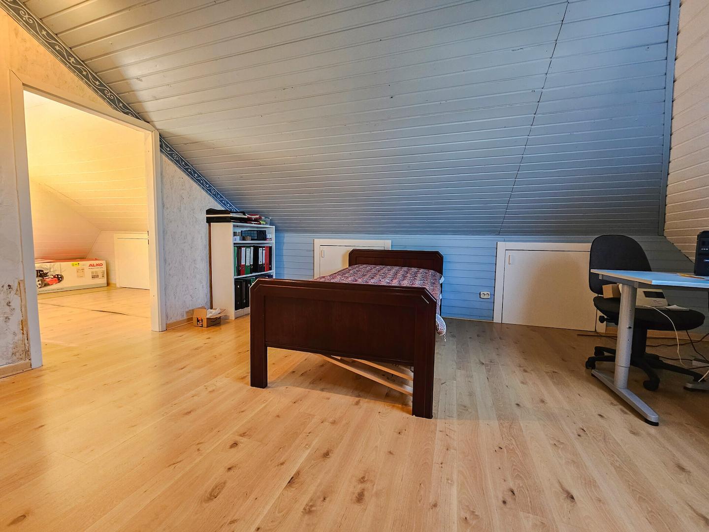 Schlafzimmer DG
