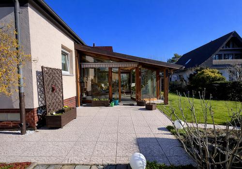 Seitansicht zum Wintergarten 