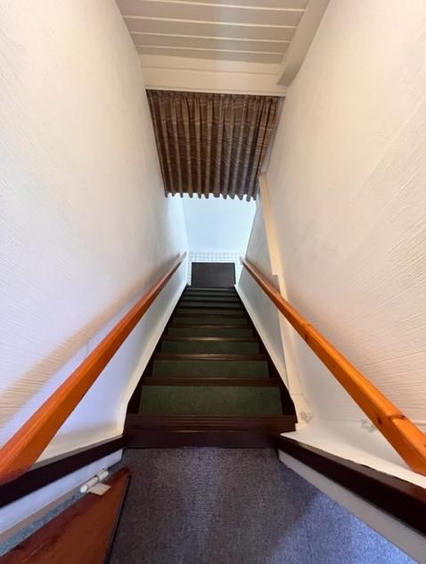 Innen Treppe zum Souterrain