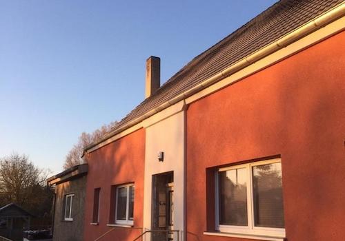 Seitliche Hausansicht