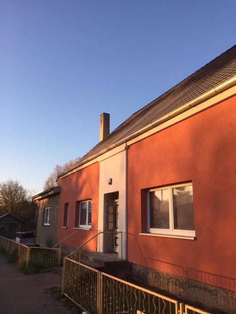 Seitliche Hausansicht