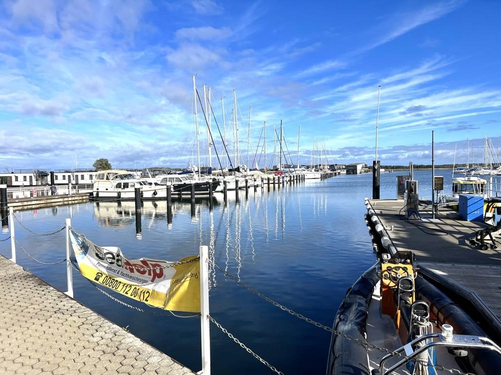 Die Marina, 100 Meter entfernt