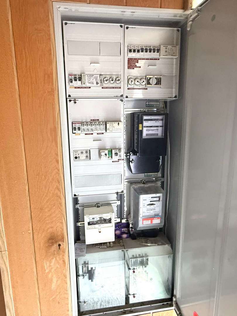1129 F - Stromkasten