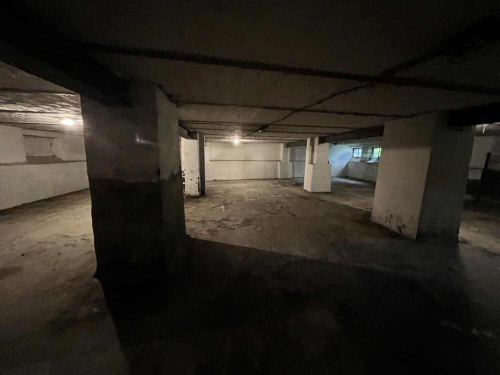 Keller