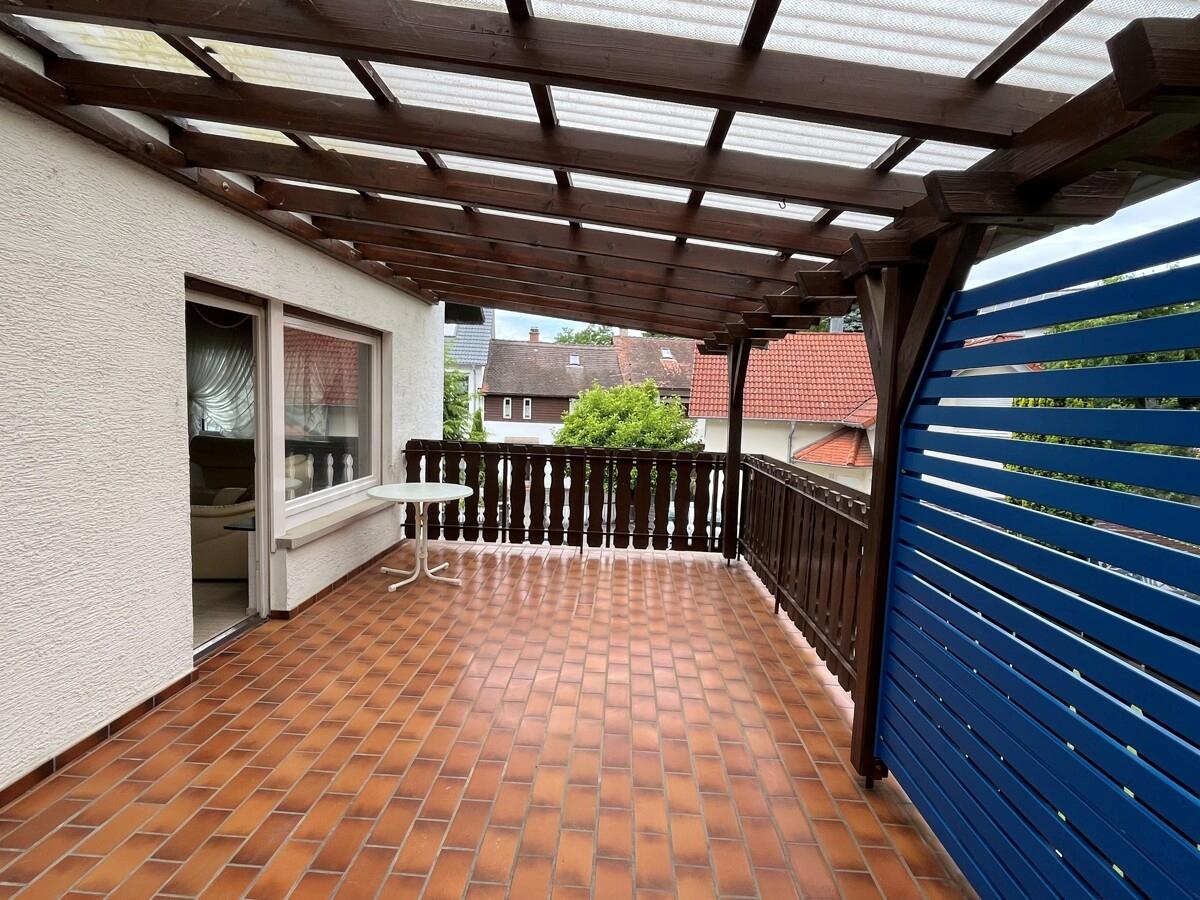 überdachter Balkon